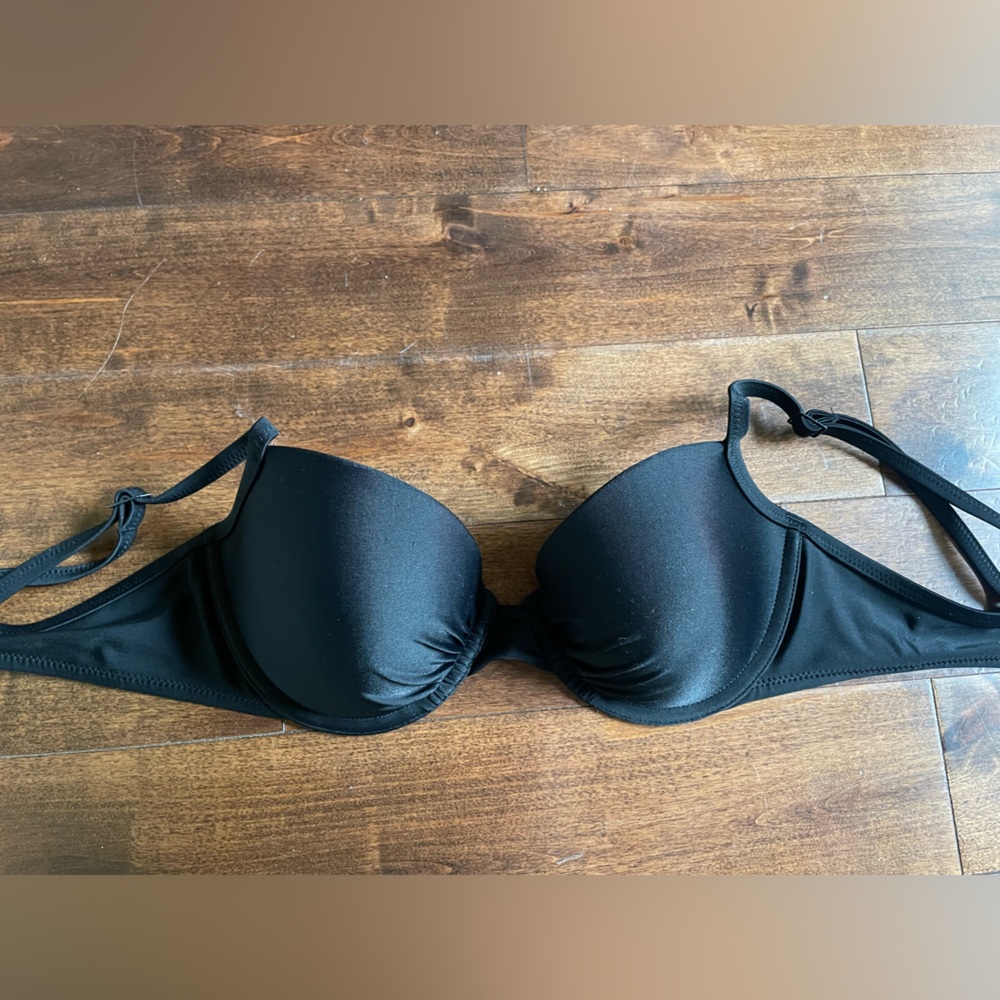 [SOLD] - Black Underwire Aerie Bikini Top